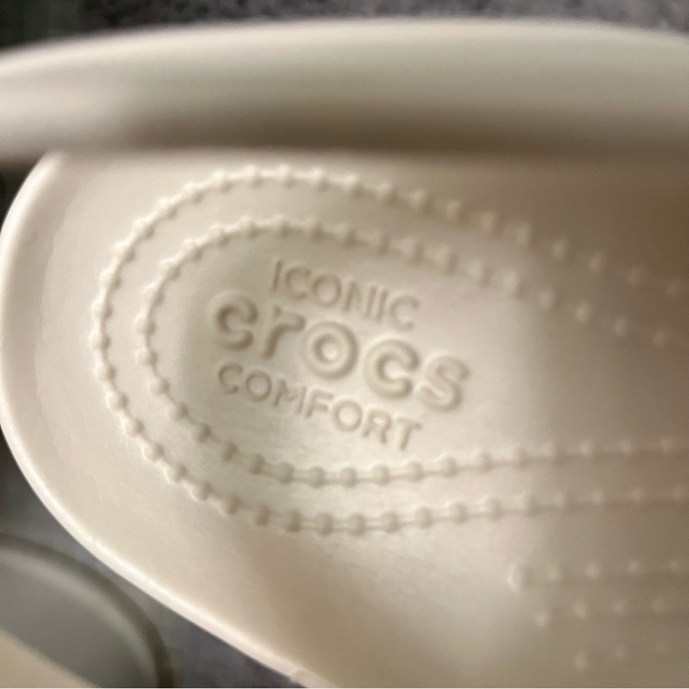 CROCS Cream Flats - Picture 7 of 10